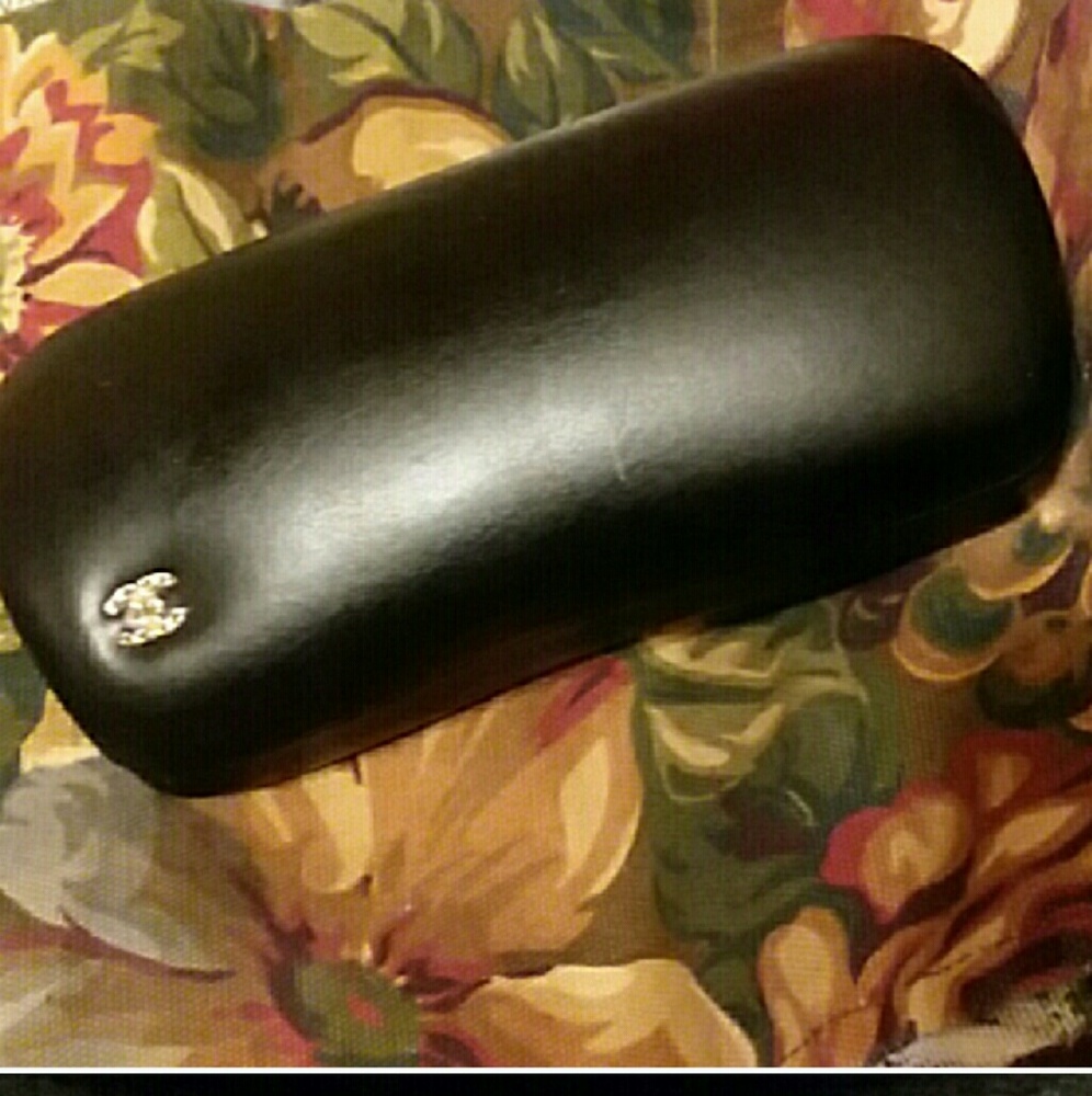Chanel Eyeglass Case (Hold)